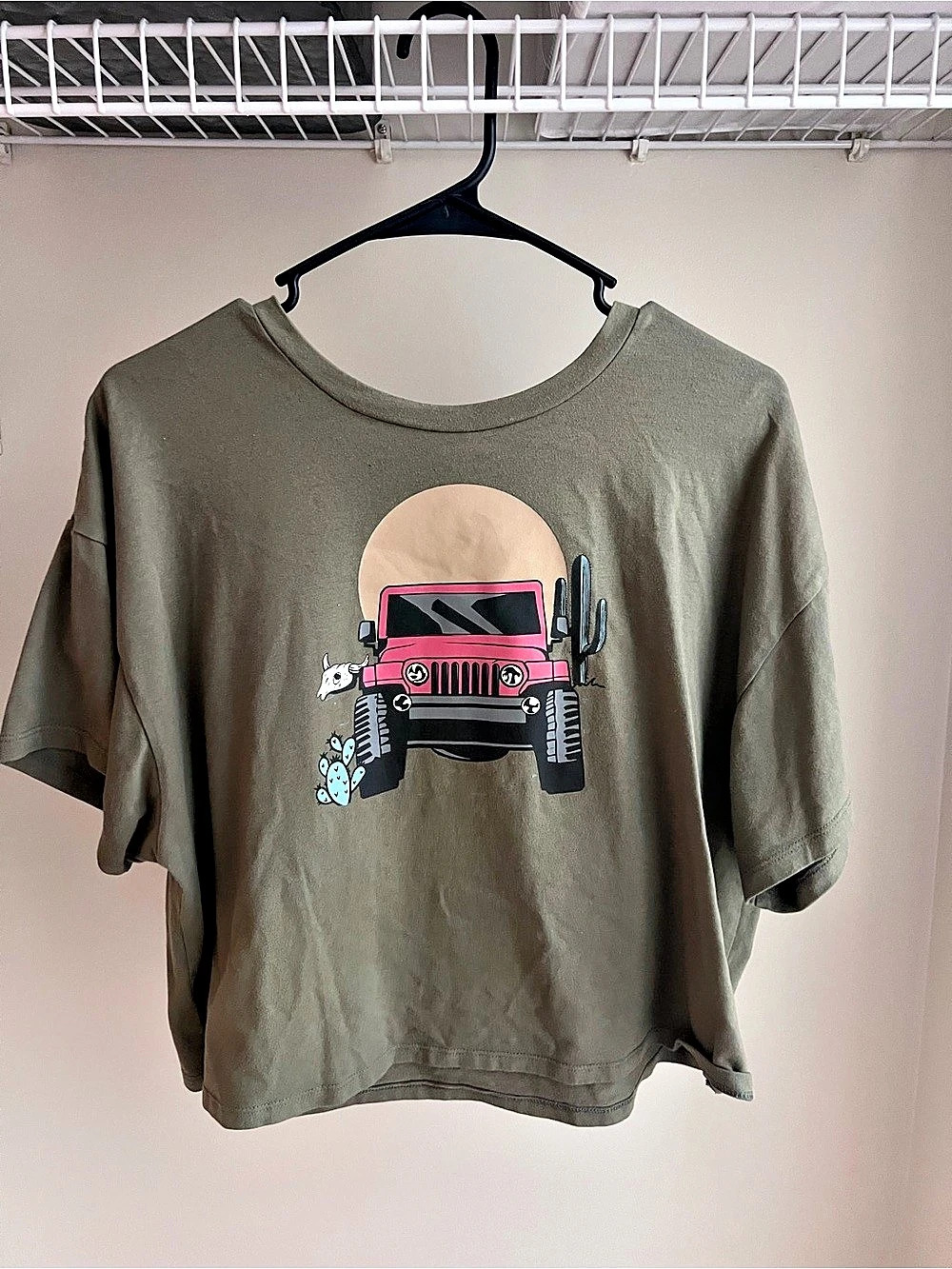 Outlaw Graphic Short Sleeve Crop Tee. Size L. Like New